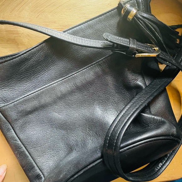 Black leather crossbody/shoulder bag, medium measures 9x8 - Picture 3 of 10